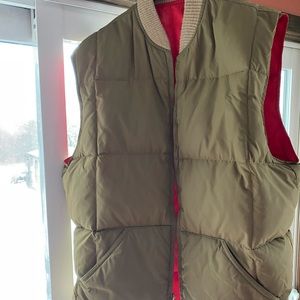 Puffer Vest Army Green (Reversible Red)